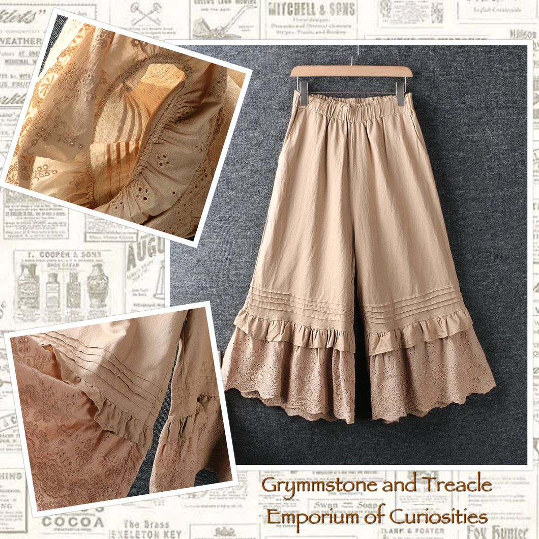 Bloomers in Cotton and Broderie-Anglaise with Pockets - Size 10 to 12