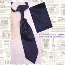 Cravat - Narrow Pre-Tied Cravat